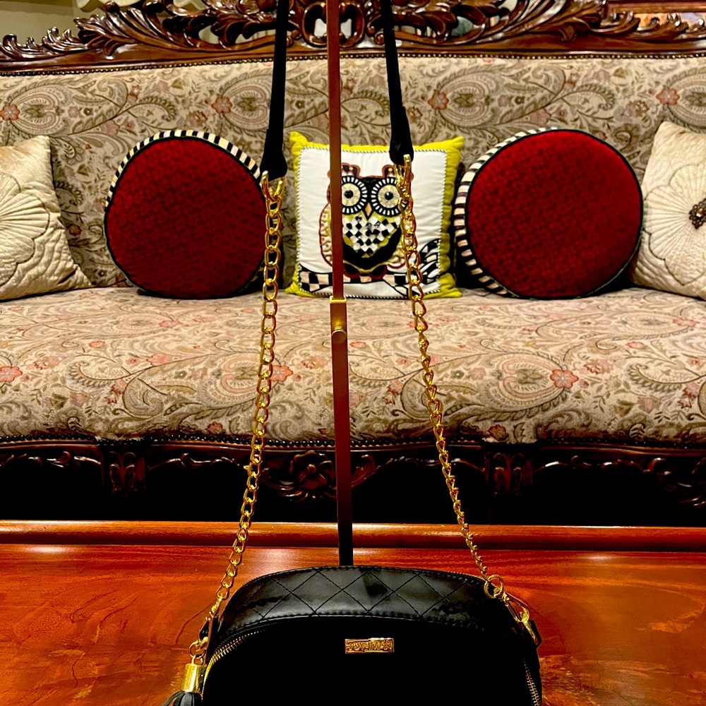 JOY & IMAN Elegant Black Quilted Crossbody Bag with Gold Chain